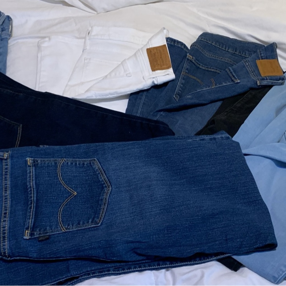 Women’s 724 High Rise Straight Jeans 

Bundle Deal … 7 Jeans